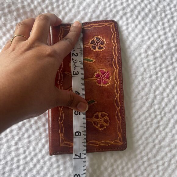 Vintage Women's Antiqued Brown Genuine Leather Embossed Floral Rare Wallet - Picture 9 of 9
